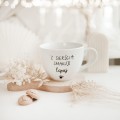 Biały kubek porcelanowy 500 ml - Z sierścią smakuje lepiej na dzień zwierząt dla miłośników psów i kotów Biały kubek porcelanowy nadzwyczajnie.mom ze złotym zdobieniem i napisem Z sierścią smakuje lepiej — 500 ml