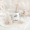Zestaw 2 białych filiżanek porcelanowych 250 ml ze spodkami - motyw złotego serca dla nowożeńców na ślub Biały filiżanka porcelanowa nadzwyczajnie.mom ze złotym sercem i napisem filiżanek 250 ml ze spodkami - I żyli długo i