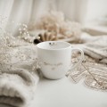 Biały kubek porcelanowy 300 ml - napis babciu dobrze, że jesteś w złotym nadruku dla babci na dzień babci Biały kubek porcelanowy nadzwyczajnie.mom ze złotym zdobieniem i napisem Babciu dobrze, że jesteś ZŁOTY NAPIS — 300 ml
