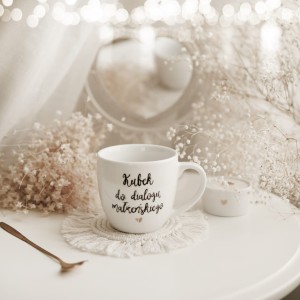 Biały kubek porcelanowy 300 ml - napis kubek do dialogu małżeńskiego ze złotym sercem dla małżonków na rocznicę ślubu
