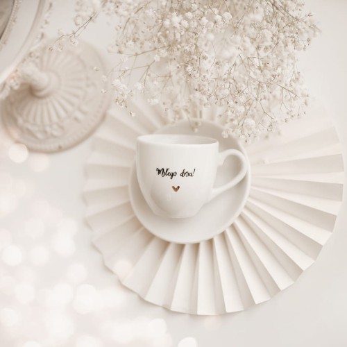 Biała filiżanka porcelanowa do espresso 100 ml ze spodkiem - napis Miłego dnia dla miłośników kawy na każdą okazję