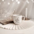 Biały kubek porcelanowy 300 ml - motyw złotych serc z napisem czas dla siebie dla niej na urodziny Biały kubek porcelanowy nadzwyczajnie.mom ze złotym zdobieniem i napisem Czas dla siebie ZŁOTE SERCA — 300 ml