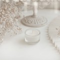 Naturalna świeca sojowa 20 ml - Podziękowanie dla gości z zapachem do wyboru na wesele dla gości Zbliżenie na złote zdobienie na białym świecy sojowej w szklanym słoiku Podziękowania dla gości - sojowa 20 ml - Zapach