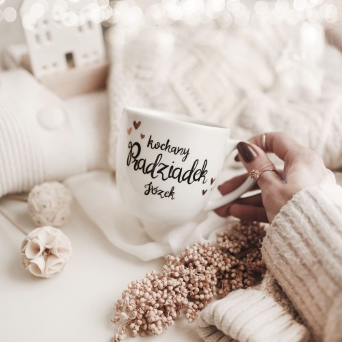 Biały kubek porcelanowy 300 ml - napis kochany pradziadek z imieniem i złotym sercem dla pradziadka na każdą okazję