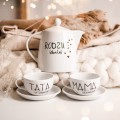 Zestaw - Dzbanek Rodzice idealni, Filiżanki 250 ml ze spodkami Tata idealny, Mama idealna ZŁOTE SERCE Zbliżenie na złote zdobienie serca na białym filiżance porcelanowej Dzbanek Rodzice idealni, Filiżanki 250 ml ze spodkami