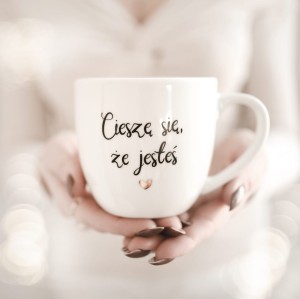 Biały kubek porcelanowy 300 ml - motyw złotego serca z napisem Cieszę się że jesteś dla bliskiej osoby na każdą okazję