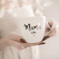 Biały kubek porcelanowy z personalizacją 300 ml - napis mama z imieniem i złotym sercem dla mamy na Dzień Matki Biały kubek porcelanowy nadzwyczajnie.mom ze złotym sercem i napisem Mama + Imię — 300 ml