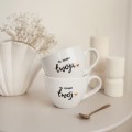 Zestaw 2 Białych Kubków Porcelanowych 500 ml - Napisy Na Zawsze Twój Na Zawsze Twoja ze Złotym Sercem dla Pary na Walentynki Biały zestaw porcelanowy nadzwyczajnie.mom ze złotym zdobieniem i napisem 2 Białych Kubków Porcelanowych 500 ml - Napisy