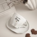Biała Asymetryczna Filiżanka Porcelanowa ze Spodkiem 200 ml - Napis Dzień Dobry Żono ze Złotym Sercem dla Żony na Rocznicę Ślubu Filiżanka porcelanowa ze złotym zdobieniem Biała Asymetryczna Filiżanka Porcelanowa ze Spodkiem 200 ml - Napis Dzień