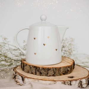 Biały dzbanek porcelanowy 1 litra - motyw złotych serduszek dla bliskiej osoby na urodziny