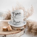 Zestaw 2 białych filiżanek porcelanowych ze spodkami z personalizacją 250 ml - Motyw złotego serca z napisem żona i mąż na każdą okazję dla pary Personalizowany filiżanka porcelanowa ze złotym sercem jako idealny prezent — porcelana premium nadzwyczajnie.mom