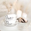 Zestaw 2 białych filiżanek porcelanowych ze spodkami 250 ml - personalizowany napis pan i pani z nazwiskiem z motywem złotego serca na każdą okazję dla pary Biały filiżanka ze złotym sercem nadzwyczajnie.mom filiżanek 250 ml ze spodkami - Pan i Pani z Twoim nazwiskiem —