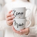 Zestaw 2 Białych Kubków Porcelanowych z Personalizacją 300 ml - Napis Mąż Żona z Datą dla Pary na Każdą Okazję Biały zestaw porcelanowy nadzwyczajnie.mom ze złotym zdobieniem i napisem 2 Białych Kubków Porcelanowych z Personalizacją