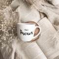 Biały kubek porcelanowy 300 ml - napis pani prezes dla szefowej na Dzień Szefa Biały kubek porcelanowy nadzwyczajnie.mom ze złotym zdobieniem i napisem Pani prezes — 300 ml
