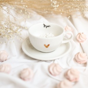 Biała filiżanka porcelanowa 250 ml ze spodkiem - napis mąż ze złotym sercem dla męża na rocznicę ślubu