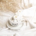 Filiżanka 250 ml ze spodkiem - MĄŻ ZŁOTE SERCE Filiżanka porcelanowa ze złotym sercem ze spodkiem - MĄŻ nadzwyczajnie.mom — widok z boku na białym tle