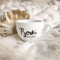 Biały kubek porcelanowy z personalizacją 500 ml - motyw złotego serca z napisem Boski dla niego na każdą okazję Biały kubek porcelanowy nadzwyczajnie.mom ze złotym sercem i napisem Boski z twoim nazwiskiem — 500 ml