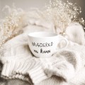 Biały Kubek Porcelanowy 500 ml - Napis Wiaderko Na Kawę dla Kawosza na Urodziny Biały kubek ze złotym zdobieniem nadzwyczajnie.mom Biały Kubek Porcelanowy 500 ml - Napis Wiaderko Na Kawę dla Kawosza na