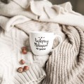Biały kubek porcelanowy 300 ml - Złote serce i napis najlepszy mężczyzna na świecie na dzień mężczyzny dla mężczyzny Kubek porcelanowy ze złotym sercem Najlepszy mężczyzna na świecie nadzwyczajnie.mom — widok z boku na białym tle