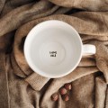 Biały kubek porcelanowy 1 litra - Motyw game on over na urodziny dla gracza Eleganckie opakowanie prezentowe kubka porcelanowego ze złotym zdobieniem nadzwyczajnie.mom — Kubek 1 litr - Game on/over