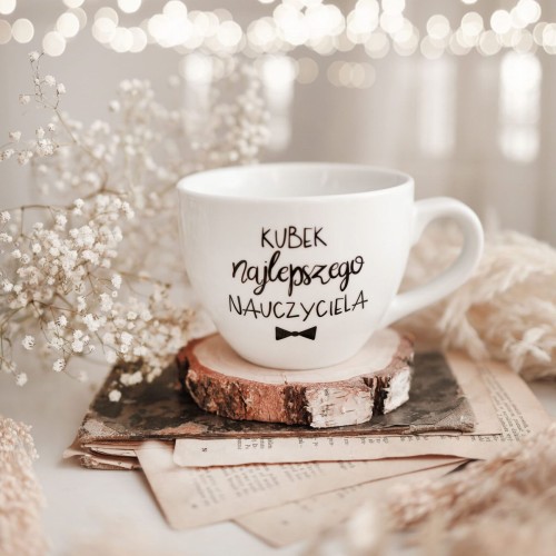 Biały kubek porcelanowy 500 ml - napis najlepszy nauczyciel dla nauczyciela na Dzień Nauczyciela