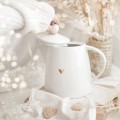 Biały Dzbanek Porcelanowy 1 litr - Motyw Złotego Serca dla Gospodarzy na Parapetówkę Biały produkt porcelanowy nadzwyczajnie.mom ze złotym zdobieniem i napisem Biały Dzbanek Porcelanowy 1 litra - Motyw