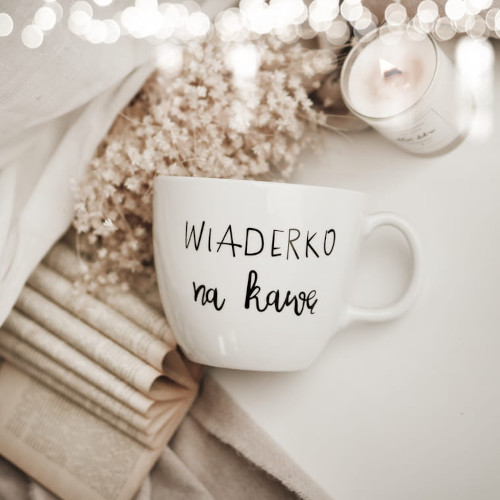 Biały kubek porcelanowy 1 litra - napis ''Wiaderko na kawę'' dla kawoszy na urodziny